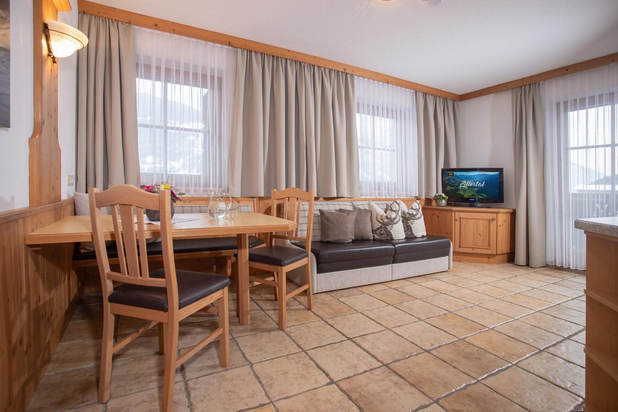 Brixnerhof Im Zillertal Hotel Schlitters Ngoại thất bức ảnh